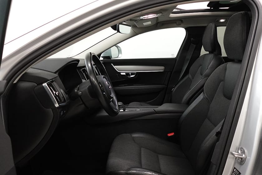 Bild 4 av Volvo V90 Cross Country B4 AWD Panorama BLIS D-Värme Drag Kamera Adap-F