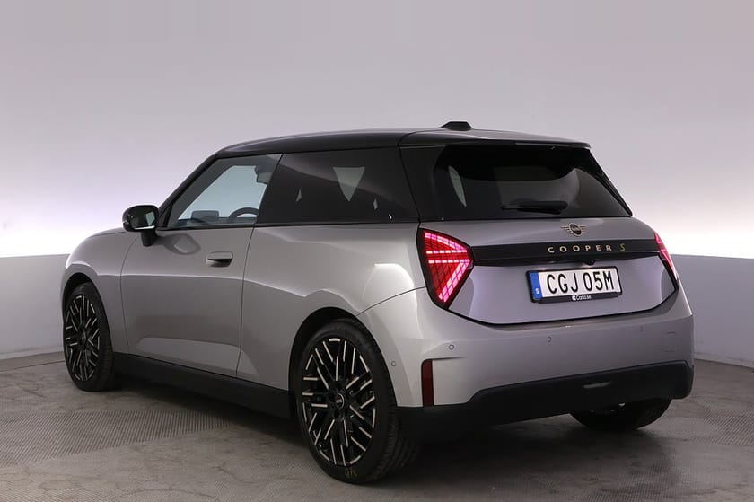 Bild 4 av MINI Cooper SE Favoured Pano Kamera HuD Läder BSM Navi
