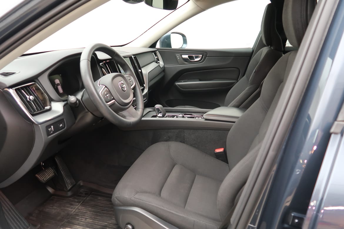 Volvo XC60 2022 - miniatyr 4