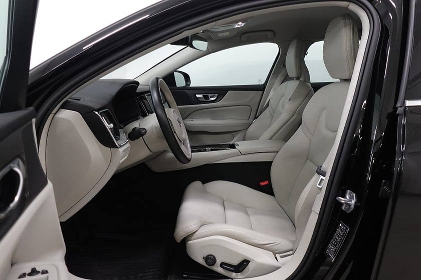 Bild 4 av Volvo V60 Recharge T6 AWD Inscription Drag P-Värme Skinn Orrefors