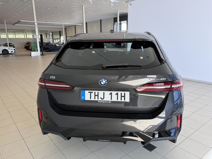 Bild 3 av BMW i5 xDrive40 Touring M Sport Active Ed Drag DA H K