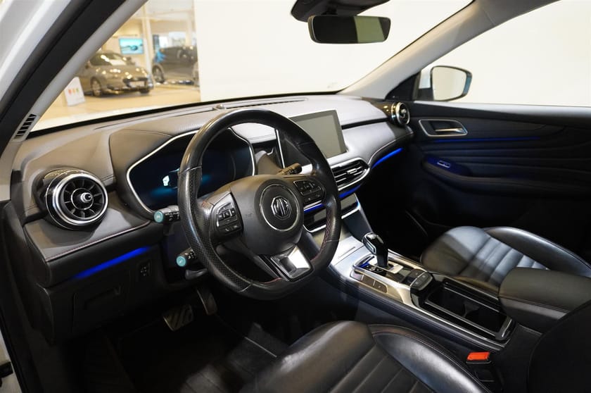 Bild 2 av MG EHS PHEV Luxury 258hk Dover White