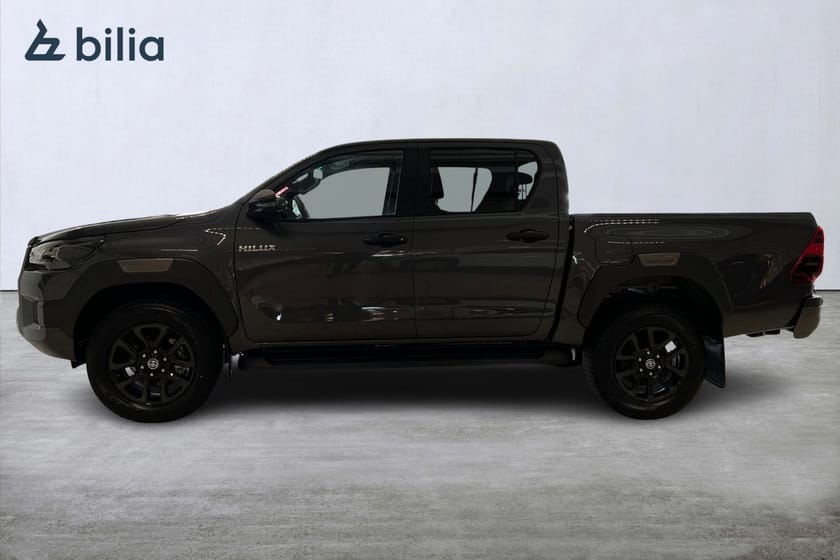 Bild 3 av Toyota Hilux Dubbelhytt Invincible D-Cab 2.8 MHEV 4WD Drag Diff Moms
