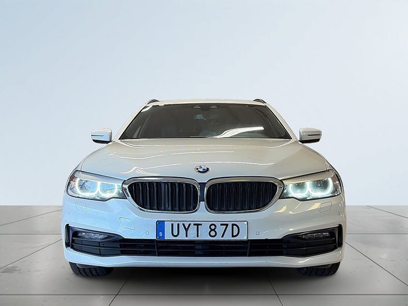 Bild 2 av BMW 520d xDrive Touring Sport line Drag Bkamera S&V-däck Rvärme