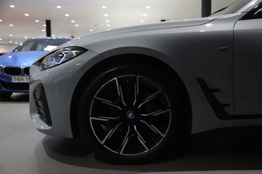Bild 5 av BMW i4 M50 xDrive Gran Coupé / Laser / HUD / HK / Elstolar
