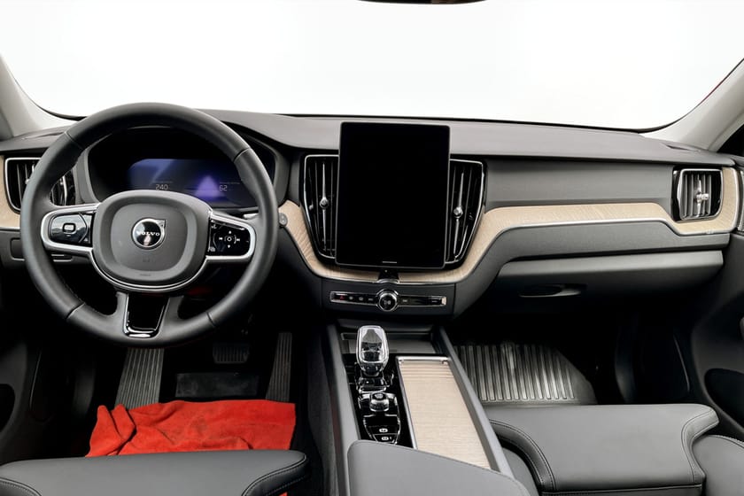 Bild 4 av Volvo XC60 T6 Plus Dark Nordic Edition