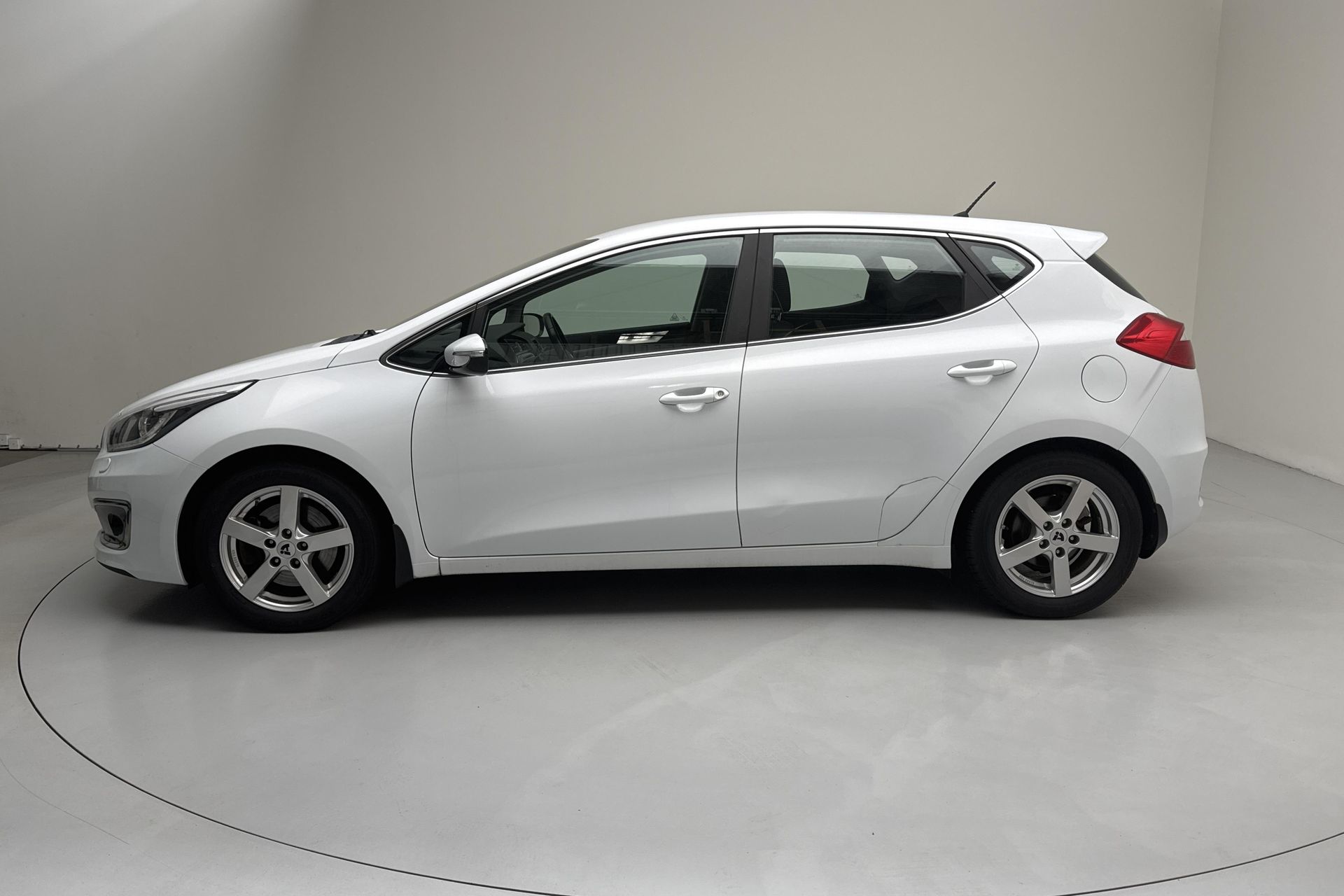 Kia Ceed cee'd 2017, bild 2/10