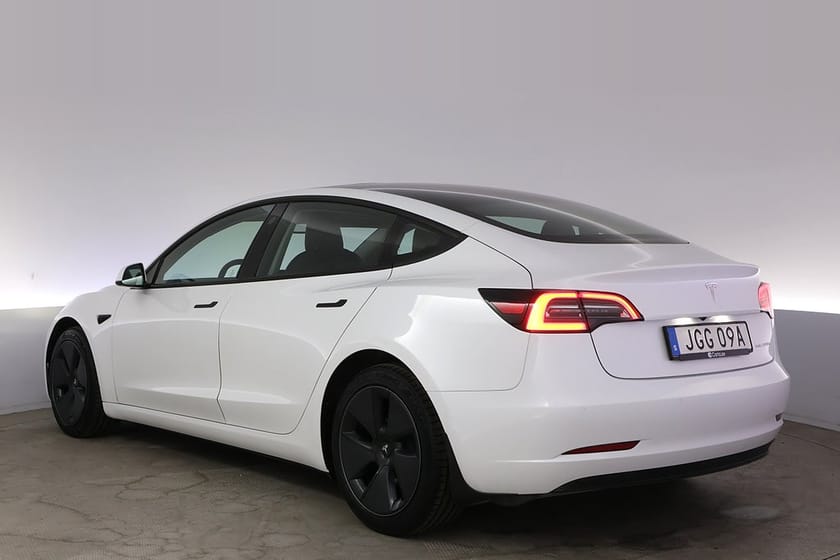 Bild 4 av Tesla Model 3 Long Range AWD Refresh Autopilot Panorama