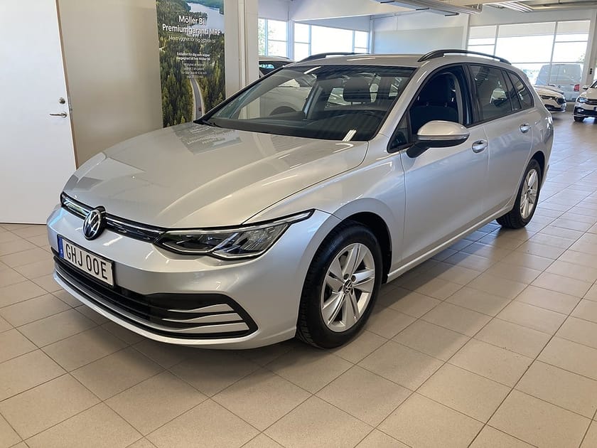 Bild 3 av Volkswagen Golf Sportscombi 1.5 eTSI130 Hk Drag Backkamera
