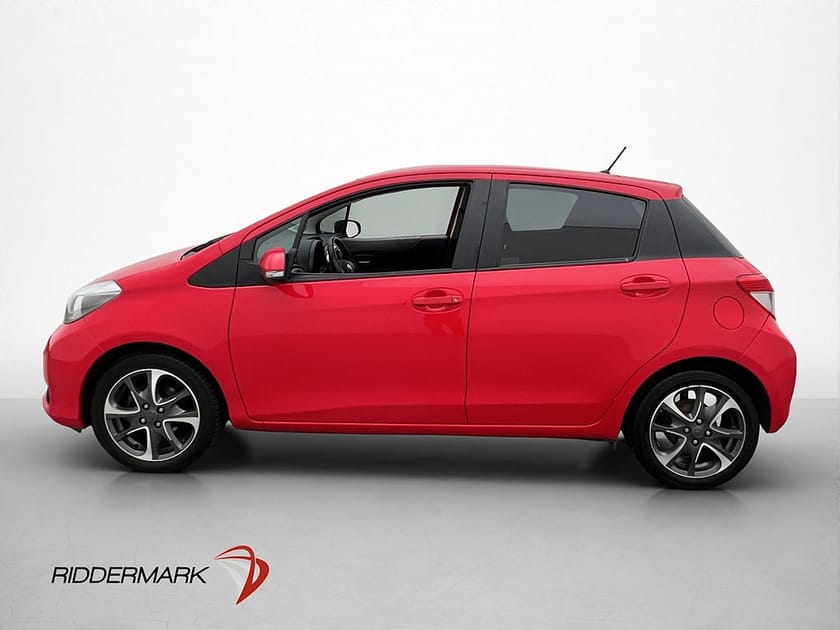 Bild 1 av Toyota Yaris 1.33 Dual VVT-i  B-Kamera Bluetooth Farthållare