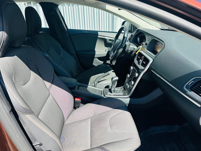 Bild 5 av Volvo V40 Cross Country D3 150HK MOMENTUM / NAVI / VÄRMARE