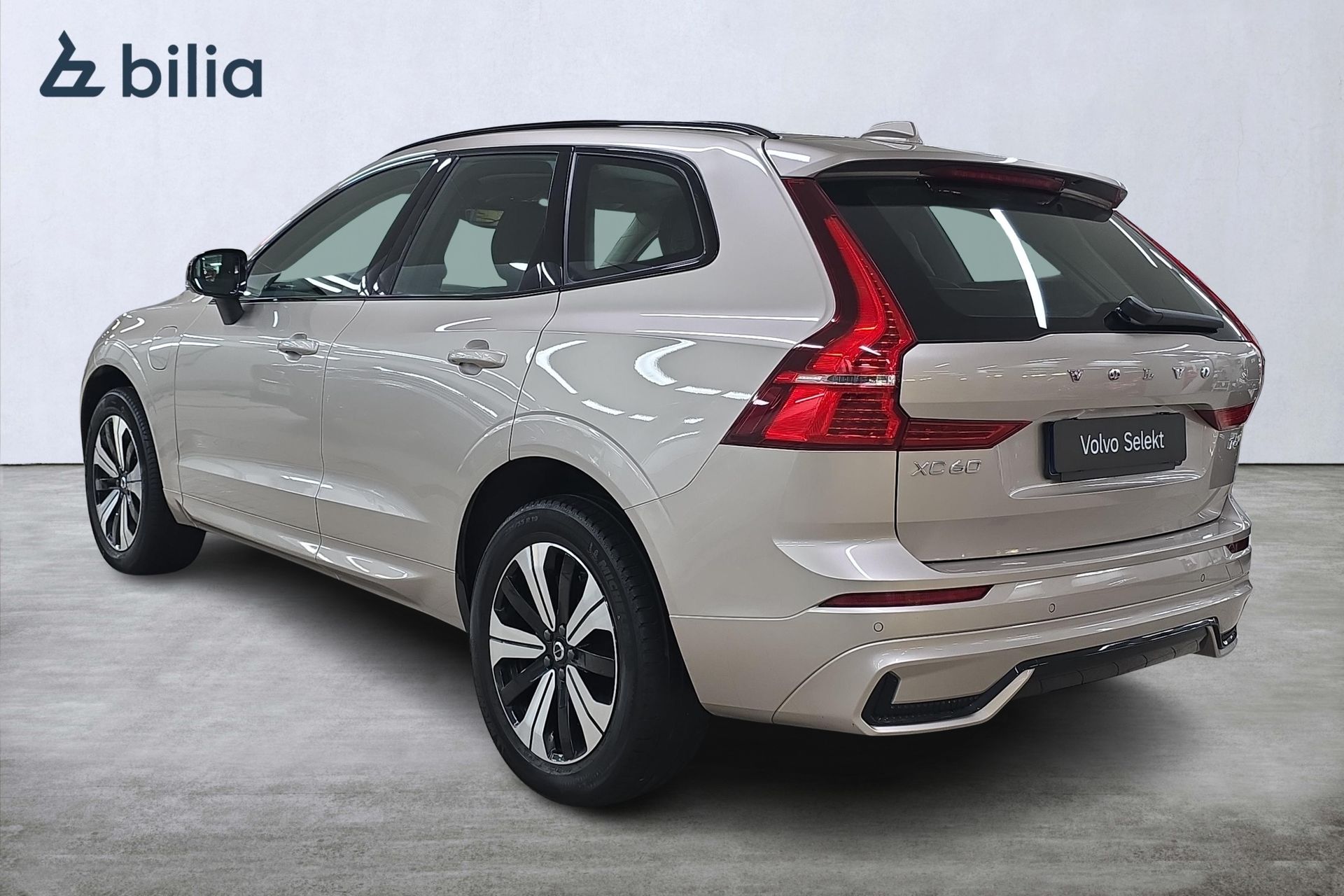 Volvo XC60 T6 Plus Dark Edition 2025, bild 2/10