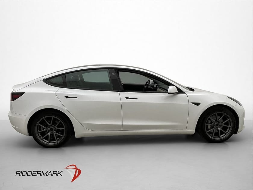 Bild 5 av Tesla Model 3 Long Range AWD Autopilot Svensksåld Pano Skinn