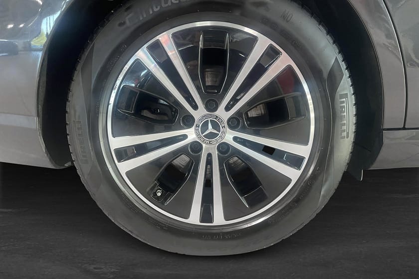 Bild 5 av Mercedes-Benz E 220 T d 4MATIC