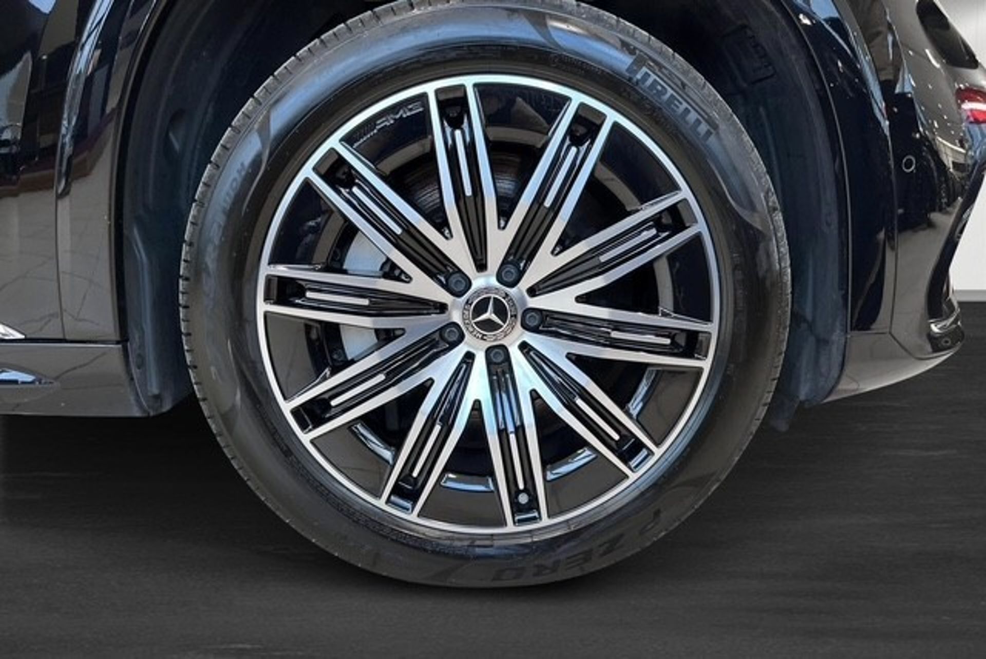 Mercedes-Benz EQS SUV 2024, bild 6/10