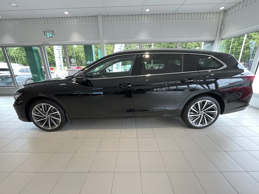 Bild 2 av Škoda Superb iV Kombi L&K 1,5 TSI 204 HK 6 VXL DSG