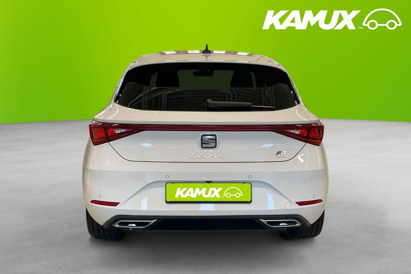Bild 5 av SEAT León e-Hybrid 204hk FR Cockpit Kamera Navi