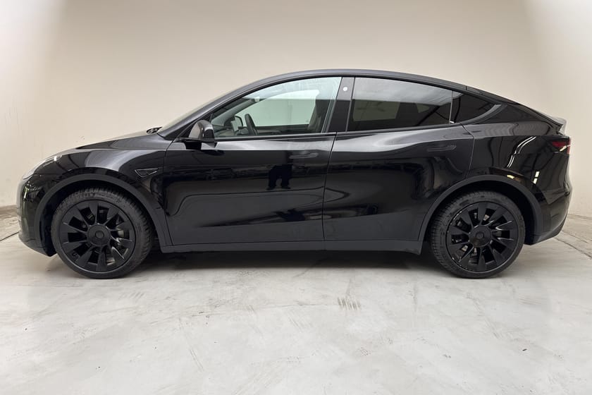 Bild 2 av Tesla Model Y Long Range AWD Dual Motor Vinterhjul ingår