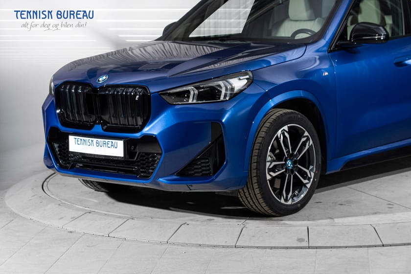 Bilde 2 av BMW iX1 xDrive30 M Sport, Skinn, H&K, HUD, R. Kamera, H. Feste
