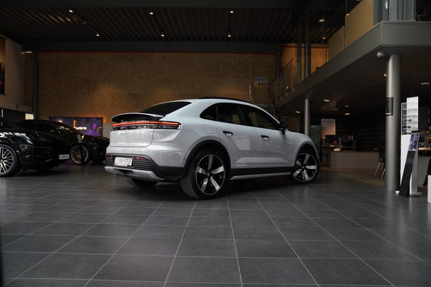 Bild 3 av Porsche Macan 4 Electric / 408 HK / VAT