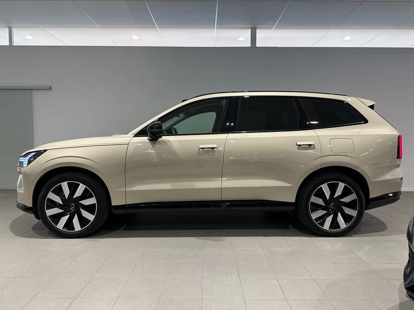 Bild 4 av Volvo EX90 Twin Motor Performance 7-seater Ultra 7sätes/ 360 Kamera/ Panoramatak/ Dragkrok