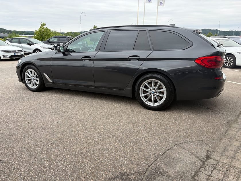 Bild 3 av BMW 520d Touring Touring,AUT,Drag,Nav,Tonade rutor, Bakkamera, Rattvärme