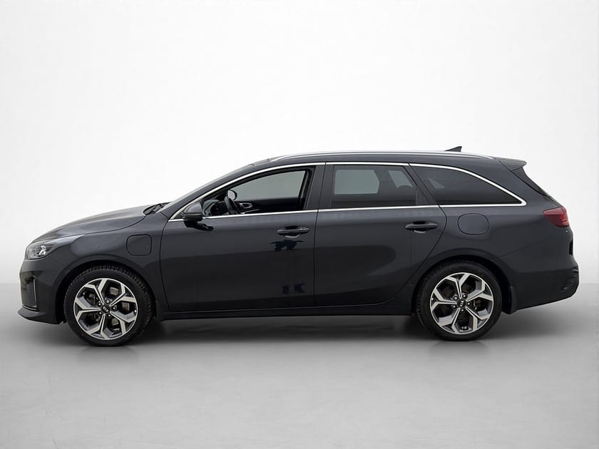 Bild 4 av Kia Ceed Sportswagon Plug-in Hybrid Plus 2 Panorama Skinn Kamera Drag CarPlay