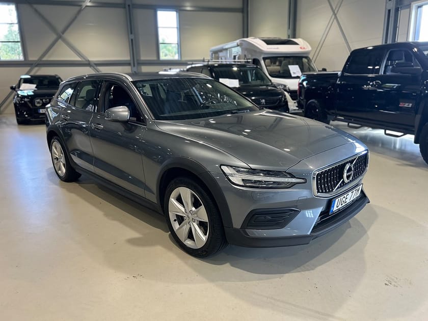 Bild 2 av Volvo V60 Cross Country D4 AWD Geartronic SE II 190hk / Drag