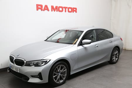 BMW 330e Sedan