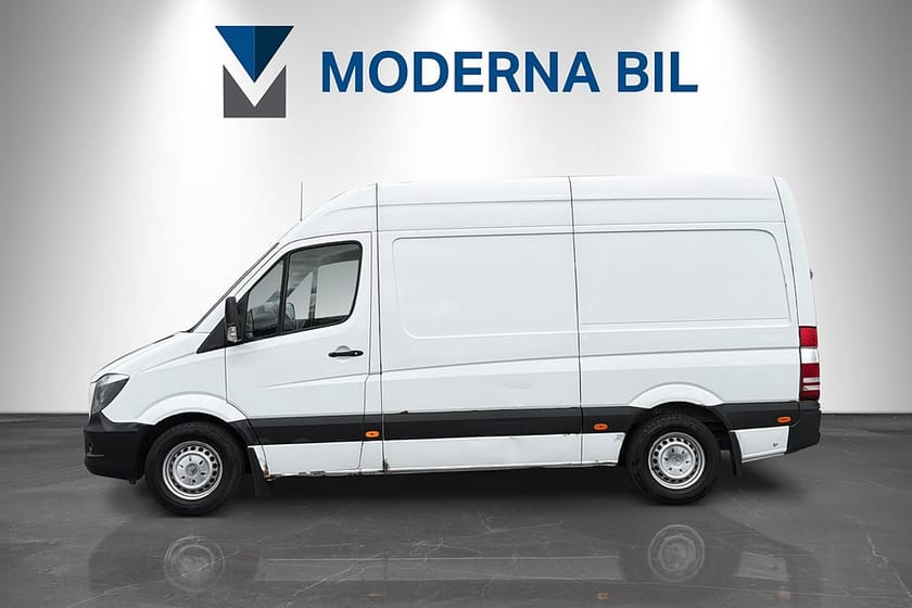 Bild 2 av Mercedes-Benz Sprinter 316 BlueTEC Skåpbil CDI 163k Automat 3-sits Dragkrok Värmare Nybesiktad