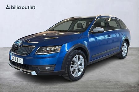 Škoda Octavia Scout Skoda 2.0 TDI 4x4 Premium Drag B-kam Värmare Canton Pano