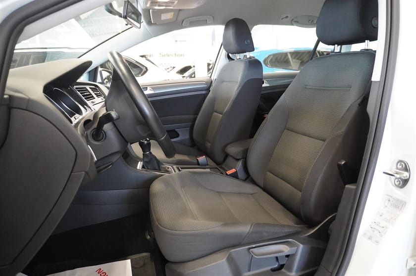 Bild 2 av Volkswagen Golf Sportscombi Drag Backkamera Adaptiv-F V-Hjul