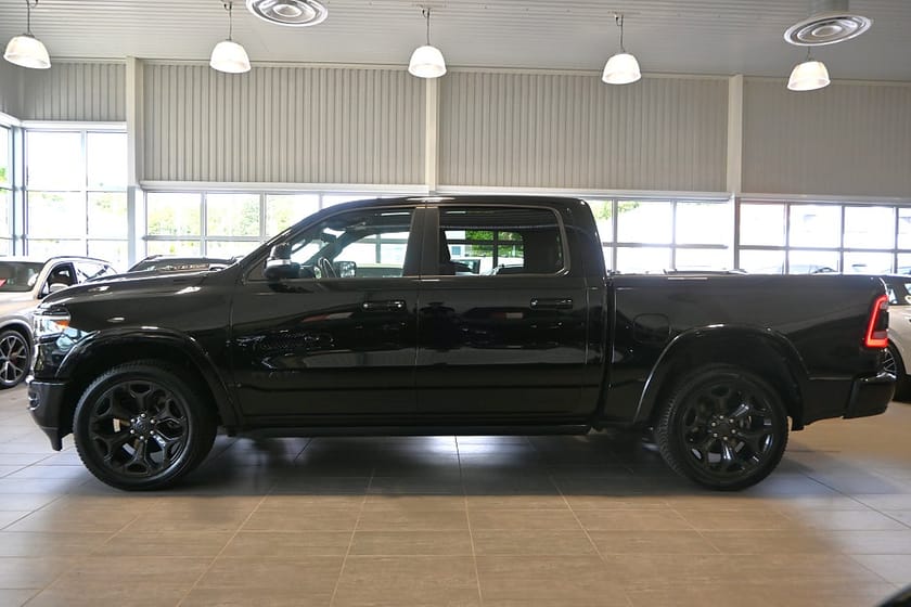 Bild 2 av RAM 1500 Crew Cab 5.7 V8 HEMI Limited NIGHT Multilucka
