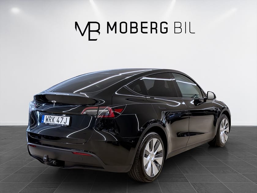 Bild 5 av Tesla Model Y Standard Range RWD 299hk Pano Drag B-Kamera