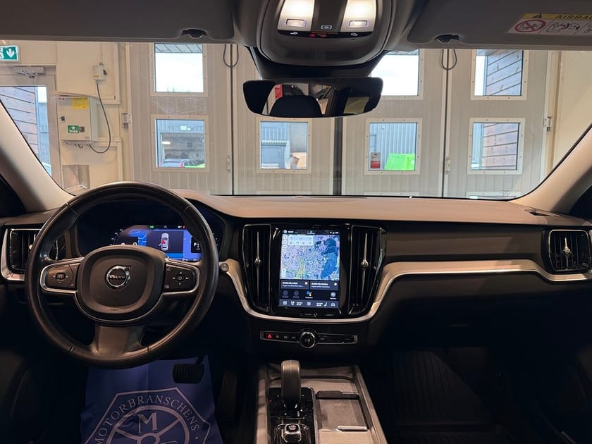 Bild 5 av Volvo V60 B4 Mildhybrid Core Drag Värmare Gps Skinn Moms 197hk