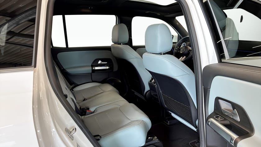 Bild 5 av Mercedes-Benz EQB 300 4MATIC AMG Line 7-Sits B-Kamera