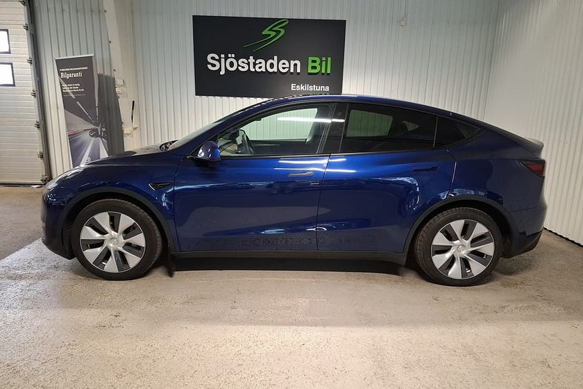 Bild 2 av Tesla Model Y Long Range AWD Range/DRAG/Panorama/Moms