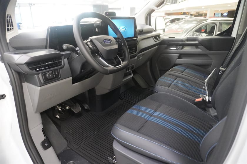 Bild 2 av Ford E-Transit Custom 340 AWD E-Custom Skåp Sport 340l Elmotor 160kw 218hk 1-Växlad El