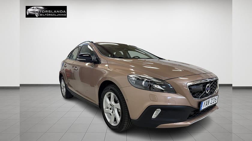 Bild 4 av Volvo V40 Cross Country D3 150 Summum Auto B-kamera GPS H/K