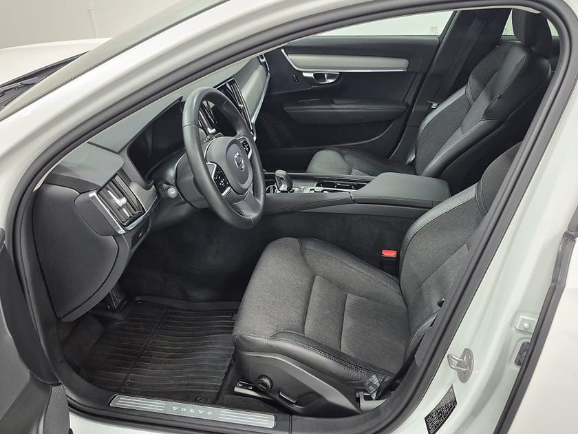 Bild 2 av Volvo V90 Cross Country B4 MILDHYBRID AWD 197HK 4x4 Core