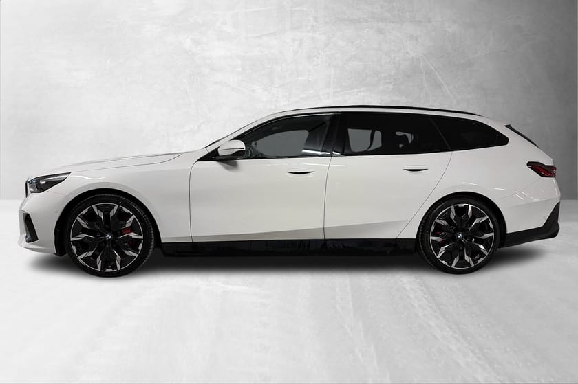 Bilde 2 av BMW i5 xDrive40 Touring Fully Charged msport pro