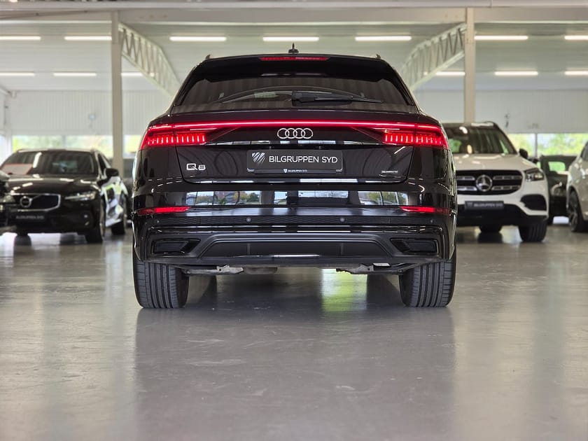 Bild 5 av Audi Q8 50 TDI quattro Quattro|S line|Panorama|B&O|Luftfjädring|Drag|