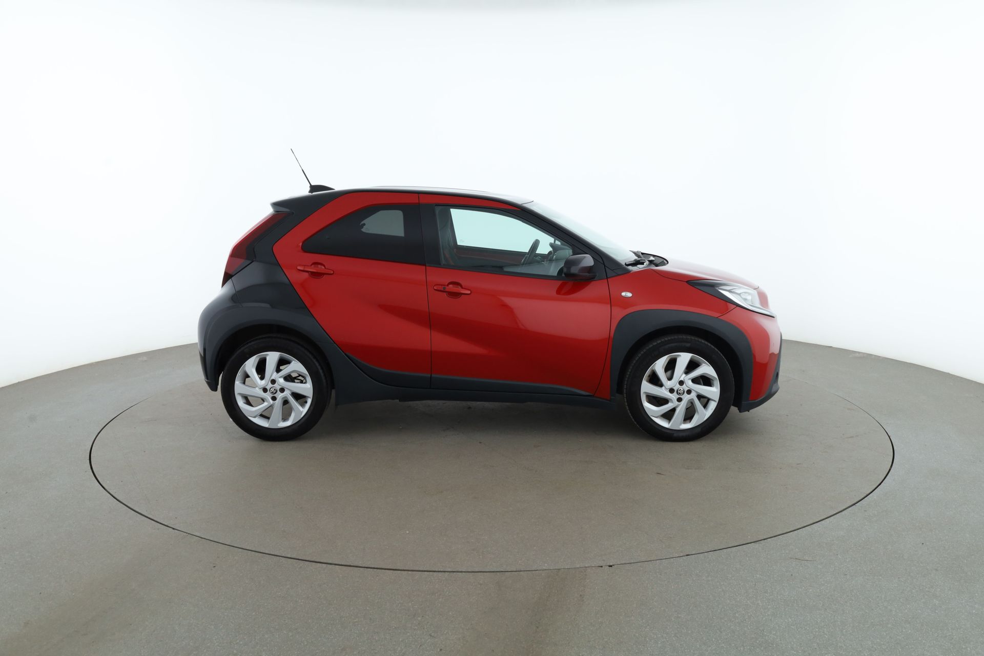 Toyota Aygo X 1.0 VVT-i 2022, photo 7/10