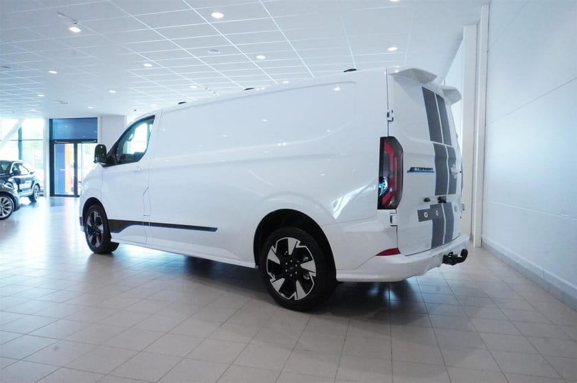 Bild 3 av Ford E-Transit Custom 340 AWD E-Custom Skåp Sport 340l Elmotor 160kw 218hk 1-Växlad El