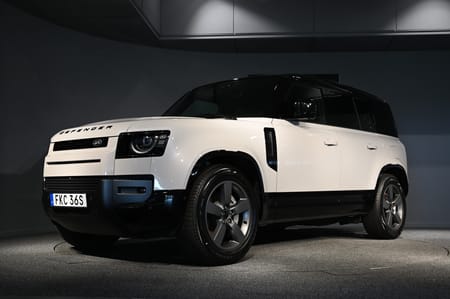 Land Rover Defender P300e PHEV