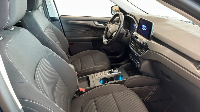 Bild 3 av Ford Kuga Plug-In Hybrid Titanium Vinterpaket Phev 225Hk Titanium Vinterpaket