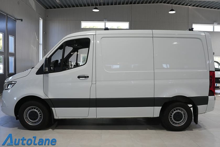 Bild 3 av Mercedes-Benz Sprinter 317 CDI RWD Panel Van 9G Dragkrok,Inredning,360°