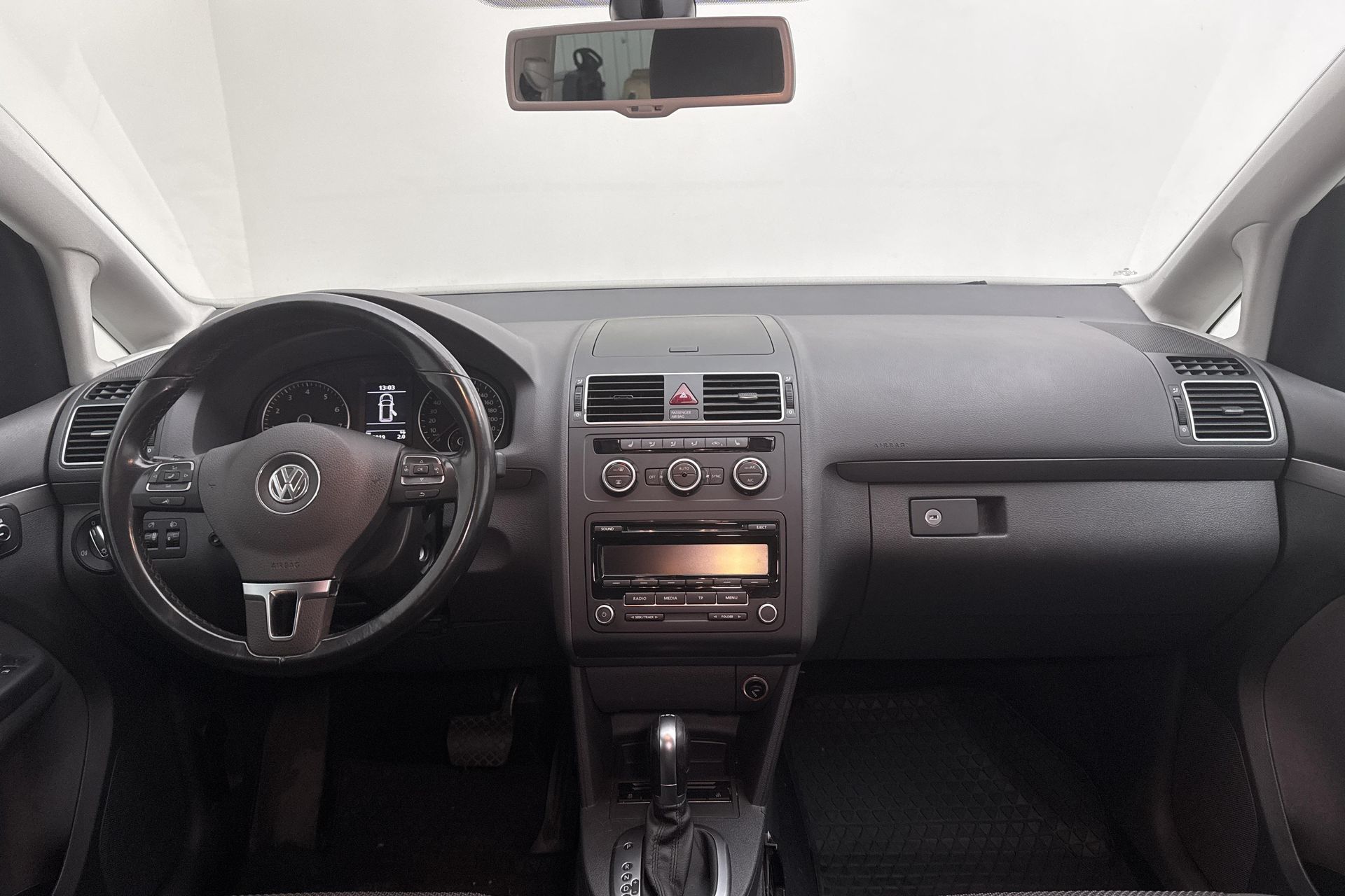 Volkswagen Touran 2015, bild 7/10