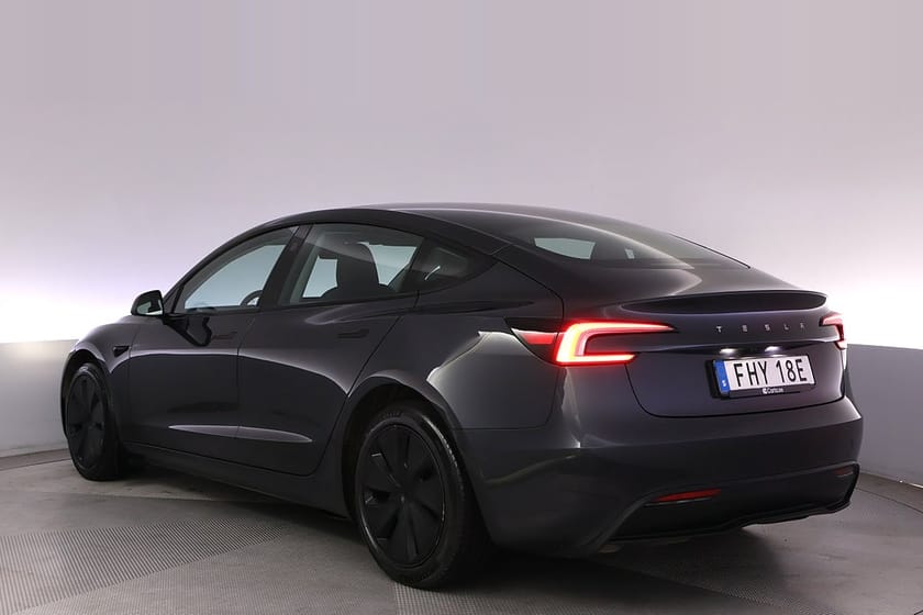 Bild 4 av Tesla Model 3 Standard Range Highland Autopilot Panorama