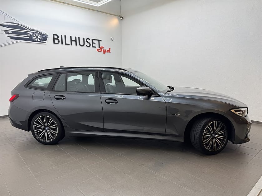 Bild 2 av BMW 330e xDrive Touring 330 292hk M Sport Navi/Bkamera/HiFi/Ambient